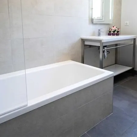 L'ile-rousse Sleeps 2 Pool Air Con T805884 Vakantiehuis LʼÎle-Rousse